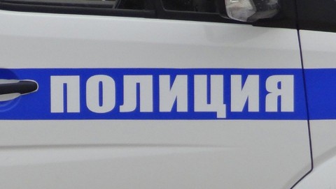 Полицейскими установлена девушка, подозреваемая в совершении угона автомобиля в Дзержинском районе